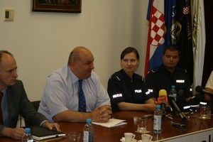 Slika PU_ZD/poljski policajci1.jpg